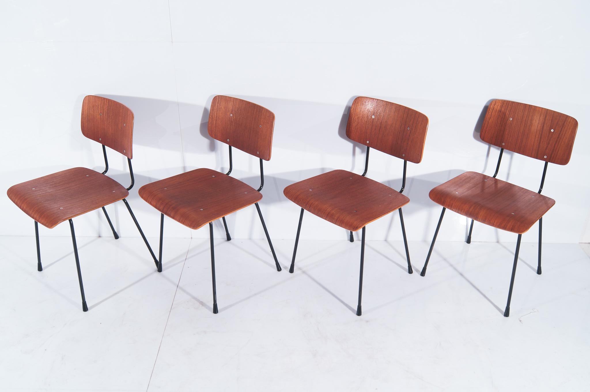 Gispen Chair 1262, by AR Cordemeyer, Set of 4 In Excellent Condition In Soesterberg, UT