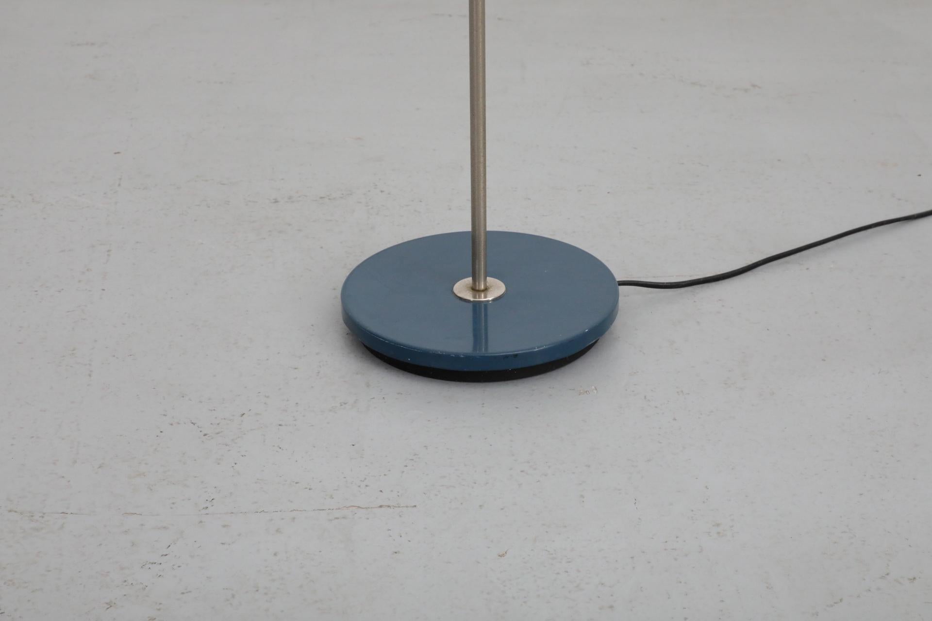 Gispen Floor Lamp with Blue Enameled Metal Base and Shade on Chrome Stem For Sale 4