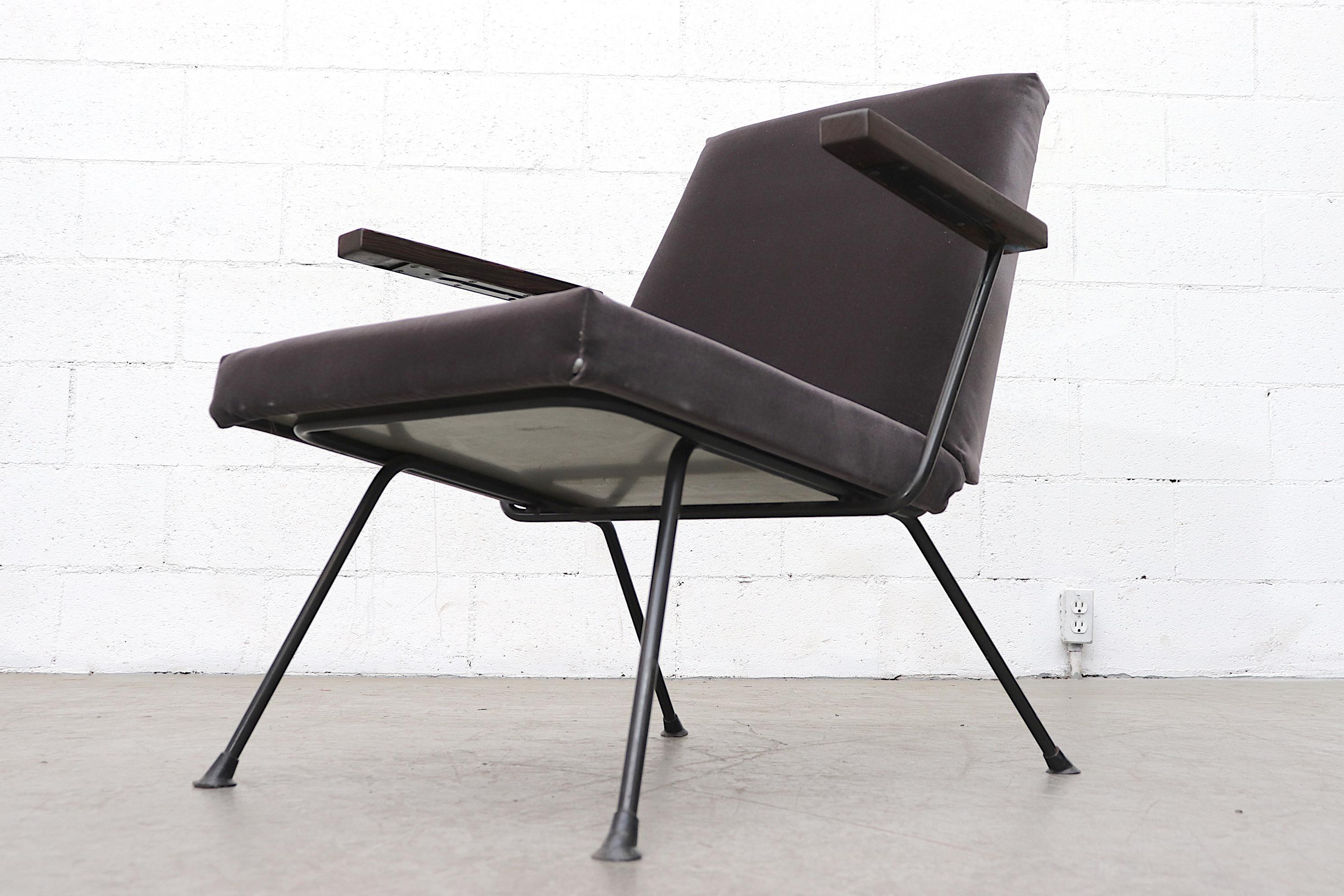 Gispen Kembo Lounge Chair in Dark Grey Velvet In Good Condition In Los Angeles, CA