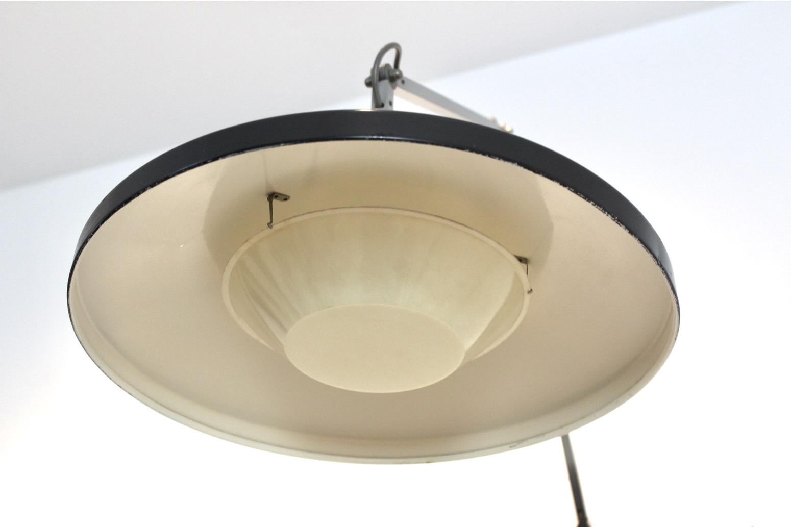 Lampada da parete Gispen Panama di Wim Rietveld & A.. Cordemeyer con diffusore originale in vendita 2