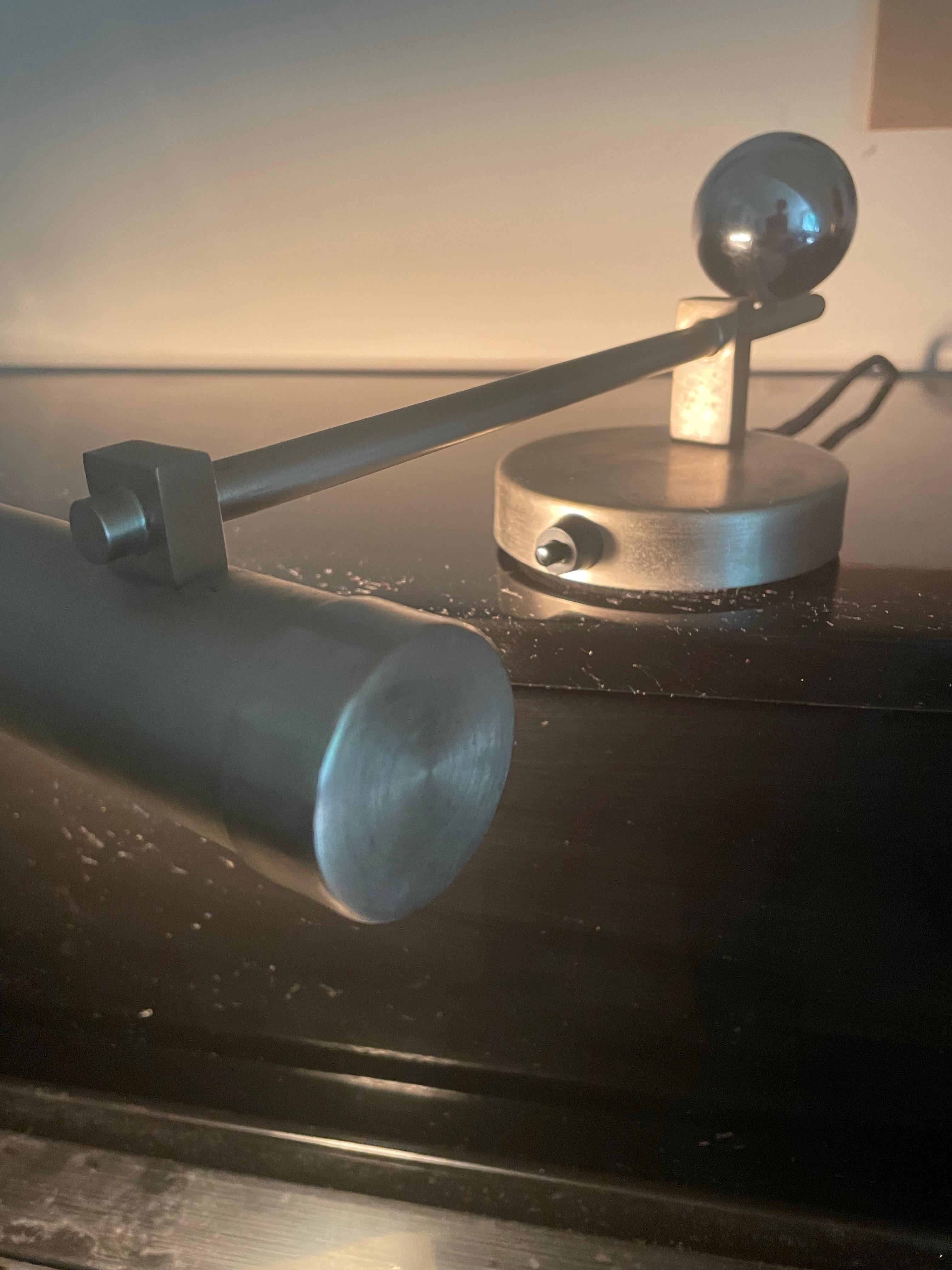 Gispen Piano lamp.
Designed in 1928 by J.J.Pieter Oud and Hendrik Gispen. Netherlands.
Model Gispen Giso 404.
Classic Bauhaus / de Stijl design.
The Gispen Company produced a small edition of the modernist piano lamp from 2000 to 2009.
Our lamp was