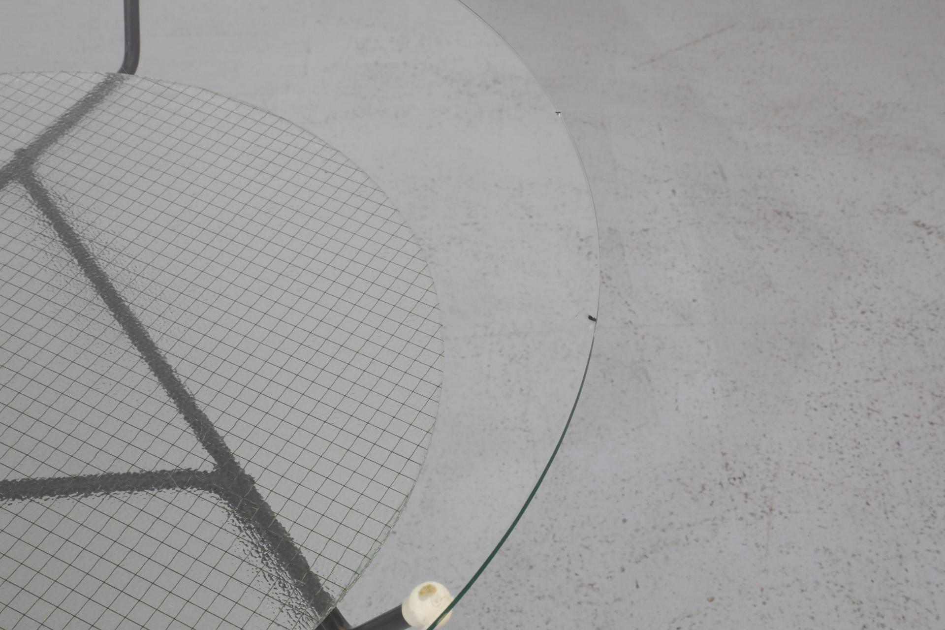 Gispen Side Table with Black Enameled Wire Frame, Lower Shelf, and Glass Top In Good Condition For Sale In Los Angeles, CA