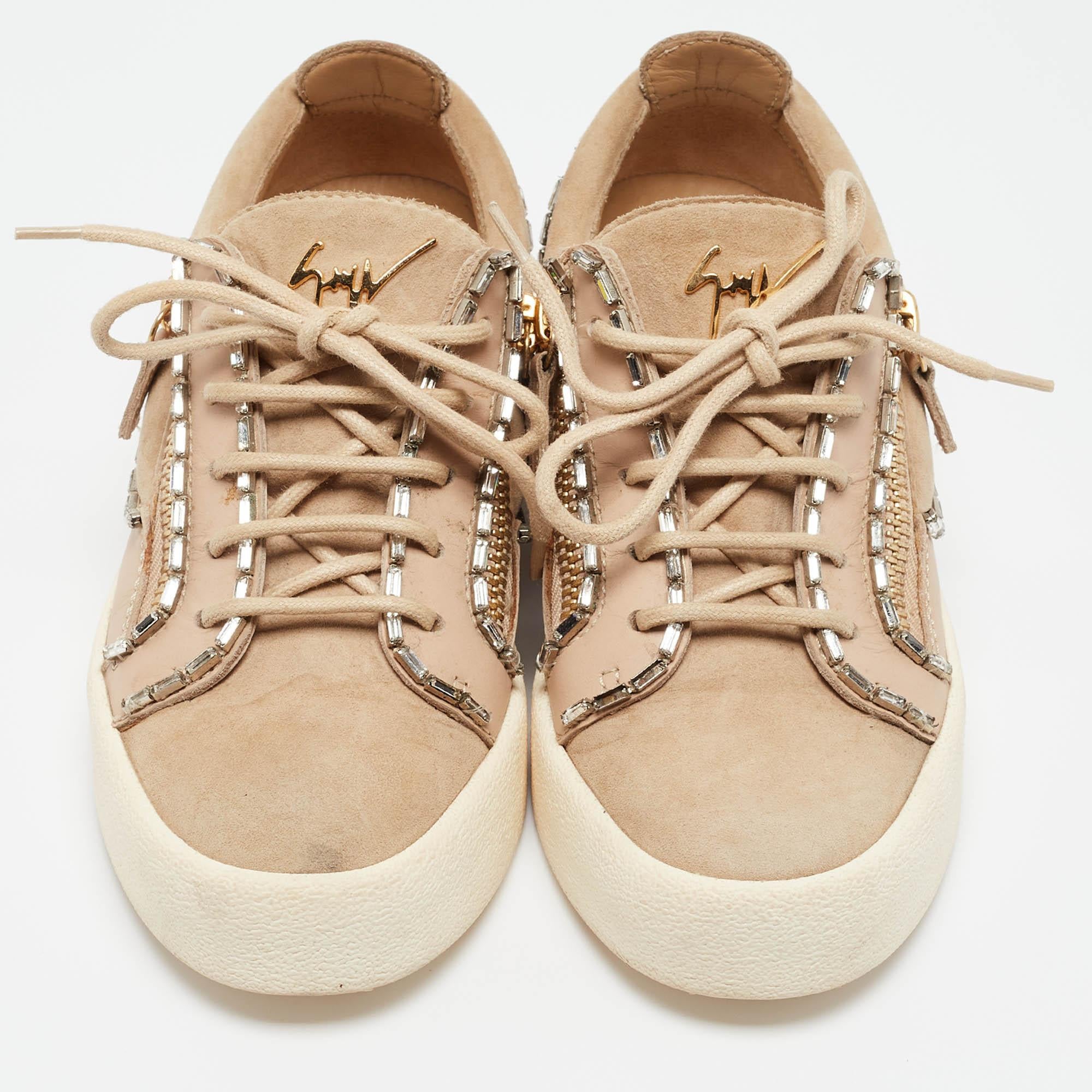 Beige Gisueppe Zanotti baskets basses beiges à double fermeture éclair et en cuir, taille 36 en vente
