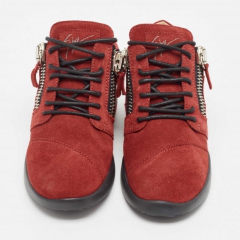 Marrone Gisueppe Zanotti, scarpe da ginnastica basse con doppia zip in camoscio rosso, taglia 38 in vendita