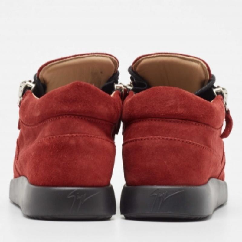 Gisueppe Zanotti, scarpe da ginnastica basse con doppia zip in camoscio rosso, taglia 38 In condizioni buone in vendita a Dubai, Al Qouz 2
