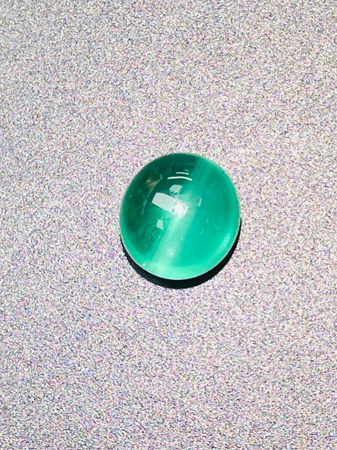 EMA121
GIA-Zertifikat Smaragd Katzenauge Augenreinste Qualität Brazil Collection'S 

GEM ESCRIPTION:  
Art: Natur-Beryll 
Sorte:  Katzenaugensmaragd 
Gewicht:  4,12ct
Farbe:   Neon Grün 
Transparenz:  Transluzent
Schnitt:  ausgezeichnet 
Klarheit: