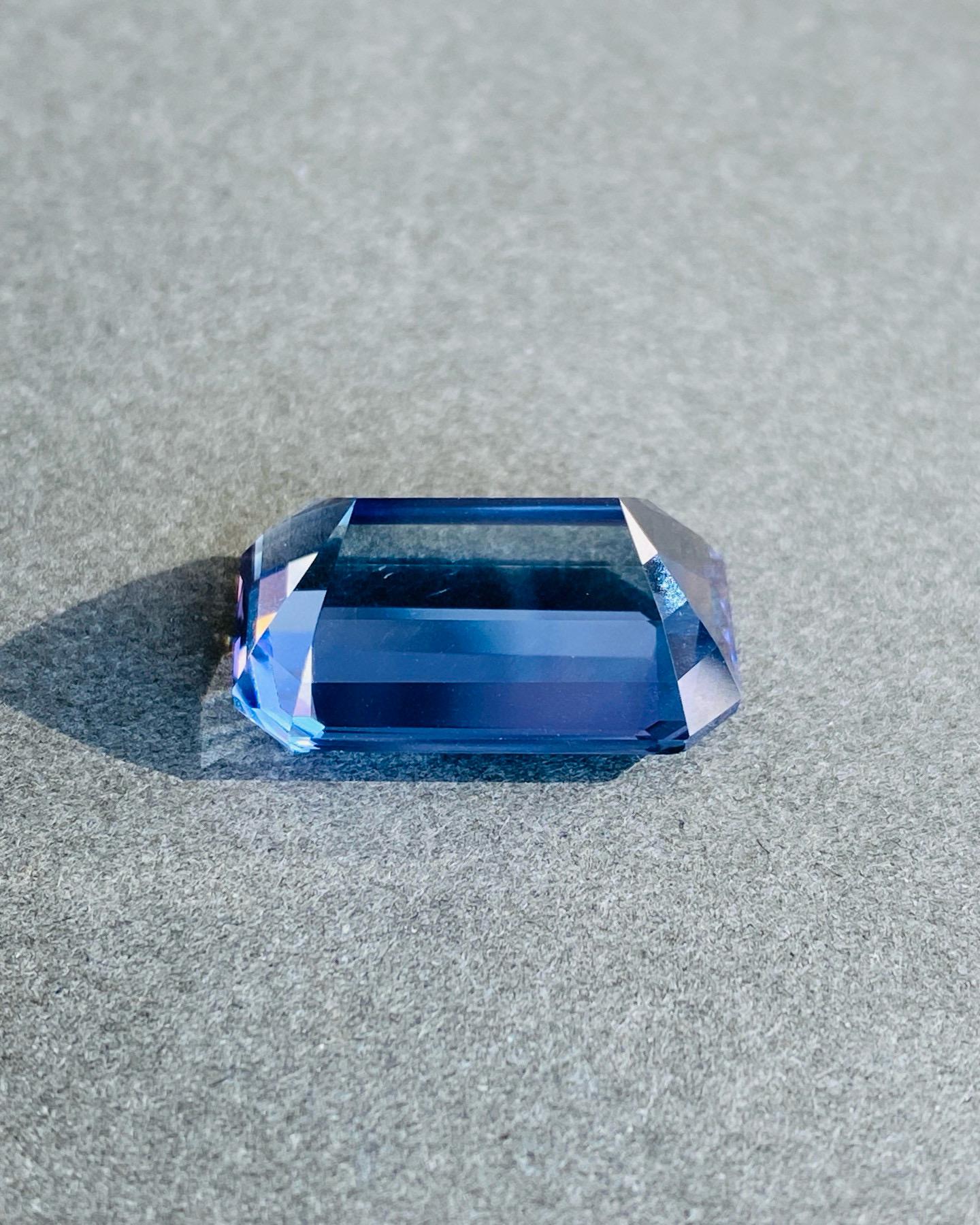 GIT-Zertifikat Unerhitzter Zoisite (Tanzanit) Smaragdschliff 23,35 Karat im Zustand „Neu“ im Angebot in bangkok, TH
