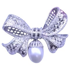 GIT Certified 15mm South Sea Pearl Diamonds 4.37 Ct 18k Gold Brooch