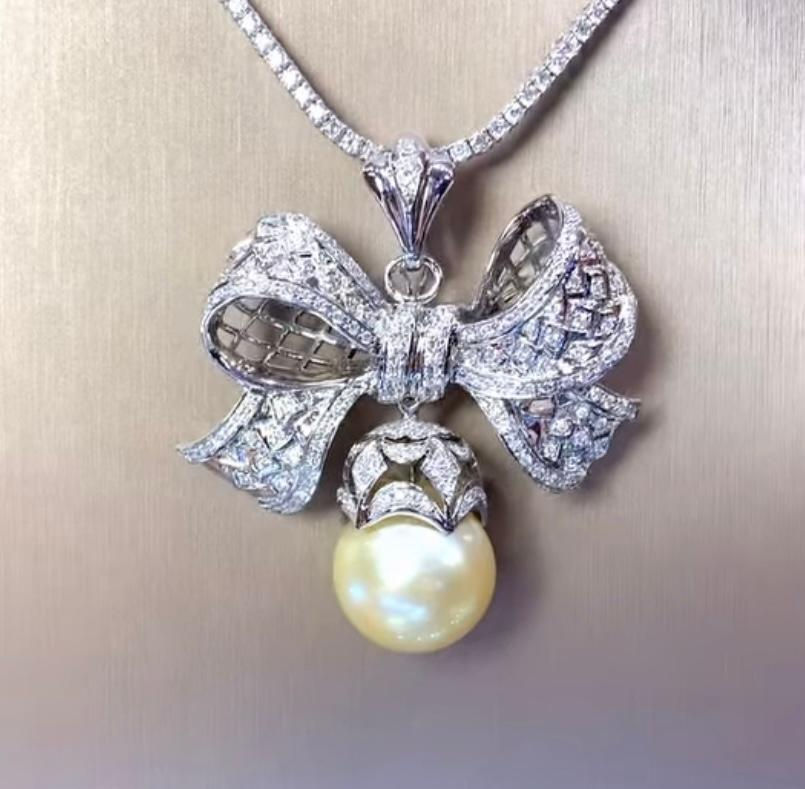 Women's GIT Certified Golden South Sea Pearl  2.14 Ct Diamonds 18k Gold Brooch/Pendant For Sale