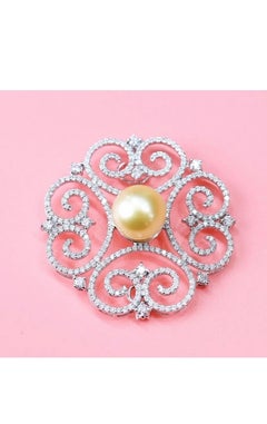 GIT Certified Golden South Sea Pearl 2.30 Ct Diamonds 18K Gold Pendant/ Brooch