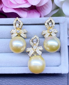 GIT Certified Golden South Sea Pearls 1.80 Ct Diamonds 18k Gold Set