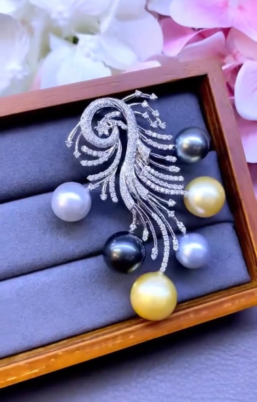 Round Cut GIT Certified Golden White South Sea Tahitian Pearls Diamonds 18K Gold Brooch For Sale