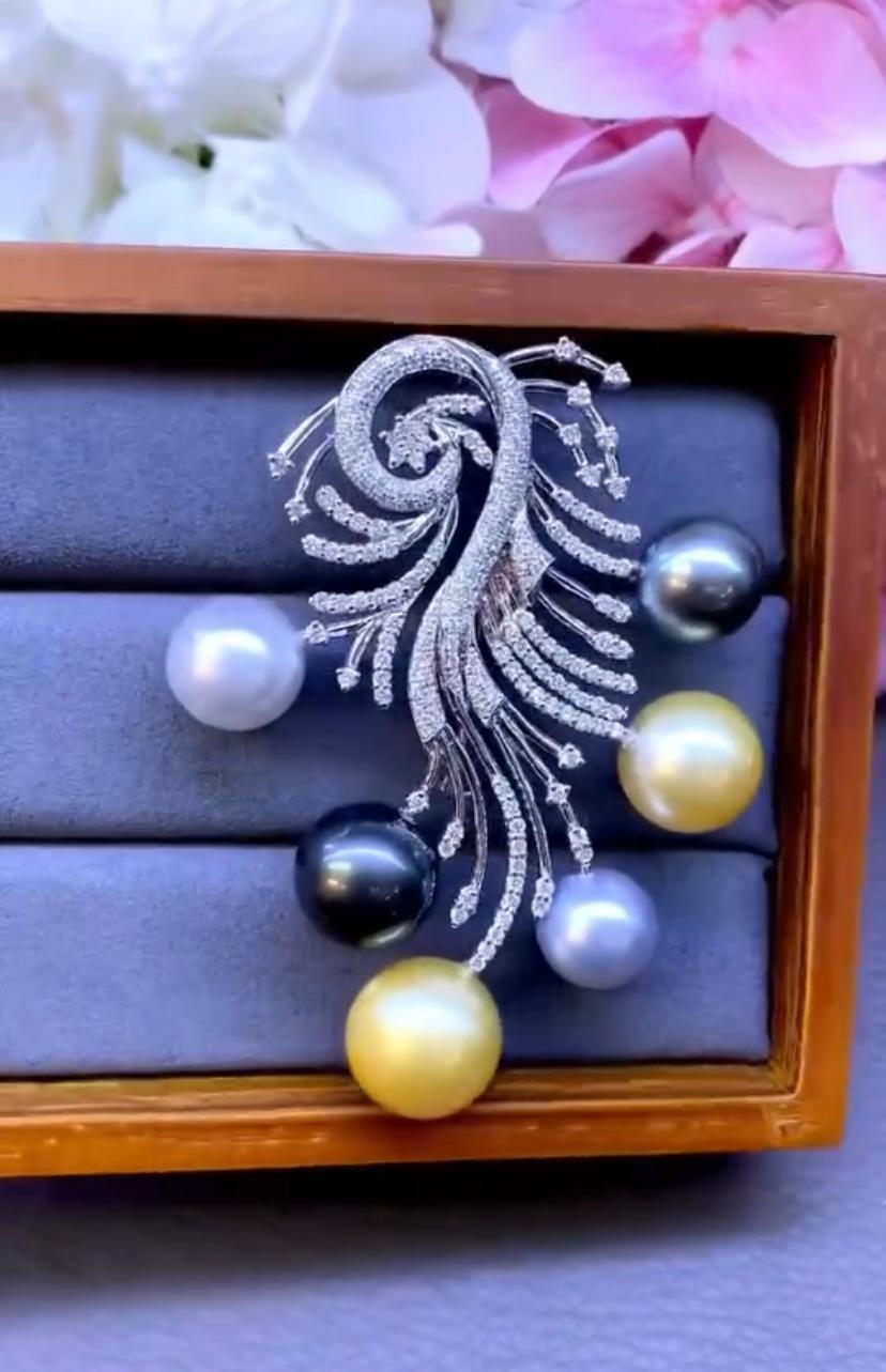 Women's or Men's GIT Certified Golden White South Sea Tahitian Pearls Diamonds 18K Gold Brooch For Sale