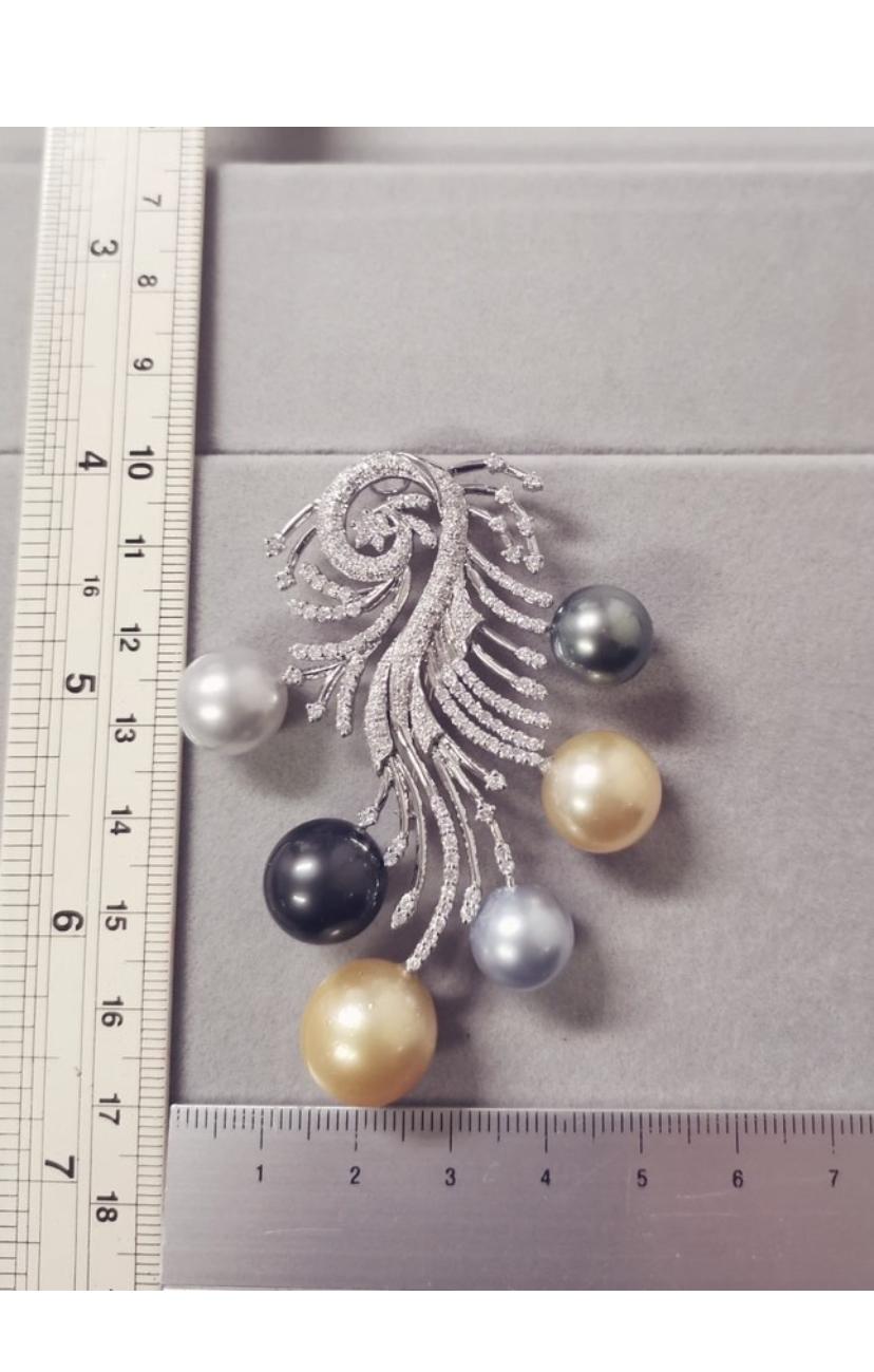 GIT Certified Golden White South Sea Tahitian Pearls Diamonds 18K Gold Brooch For Sale 1
