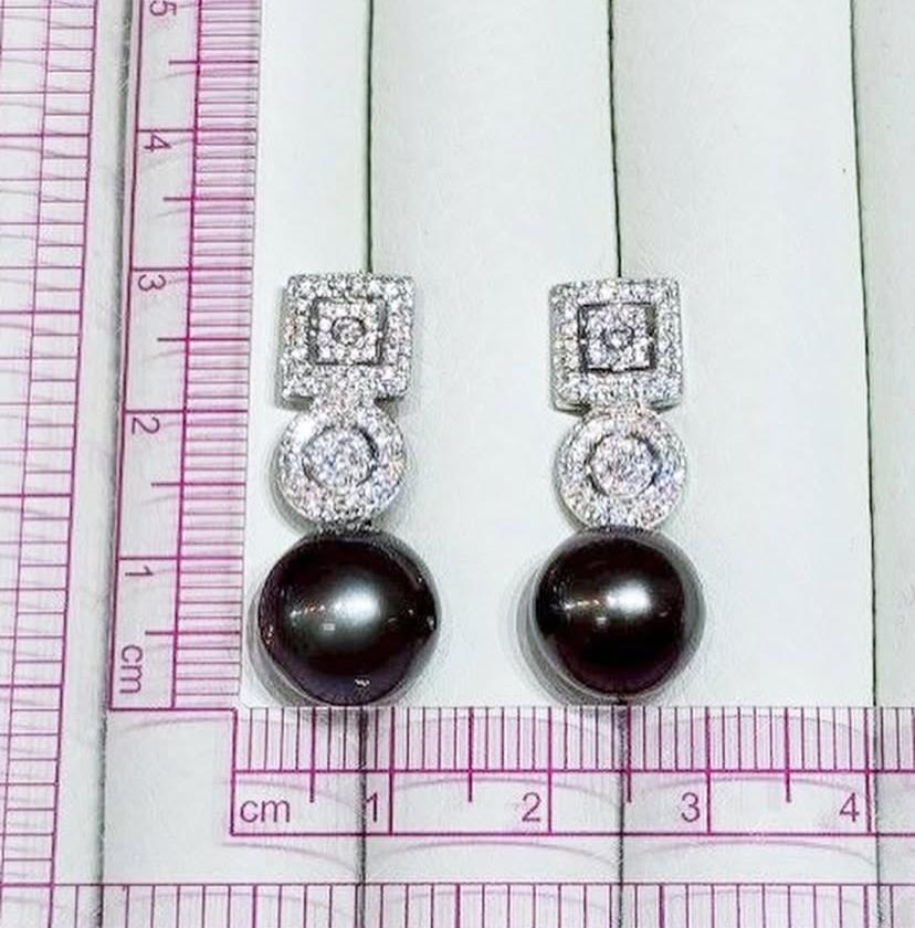 Taglio rotondo Orecchini in oro 18 carati con perle e diamanti certificati GIT in vendita