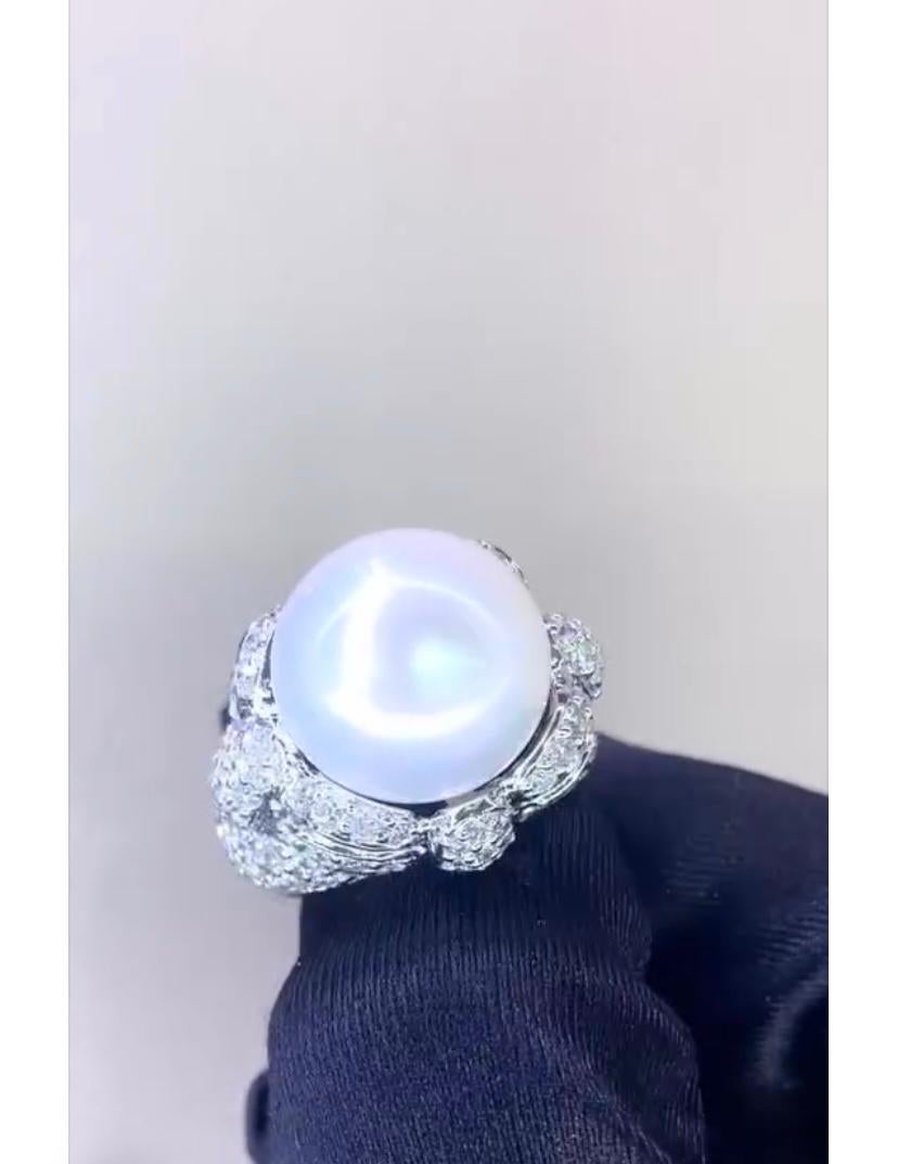 Exceptional White South Sea Pearl and Diamonds ring.
Expertly selected. Absolutely stunning luster and color of this white south sea perl ring.
We select pearls based on: Luster, Color, Shape, Surface, Size, and will buy always the best quality