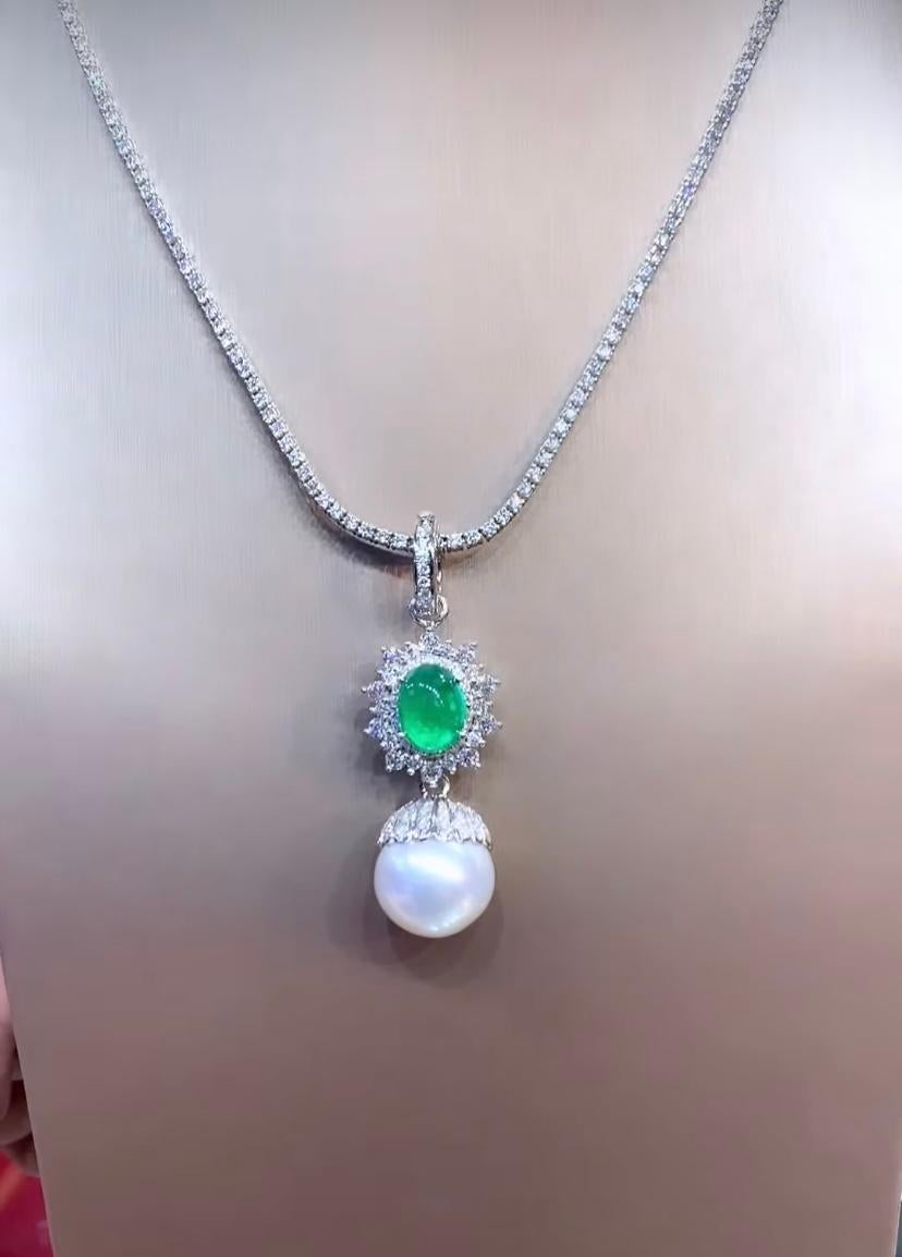 Taille ovale Pendentif en or 18 carats avec perle des mers du Sud certifiée GIT, 3,00 carats d'émeraudes de Zambie et diamants en vente