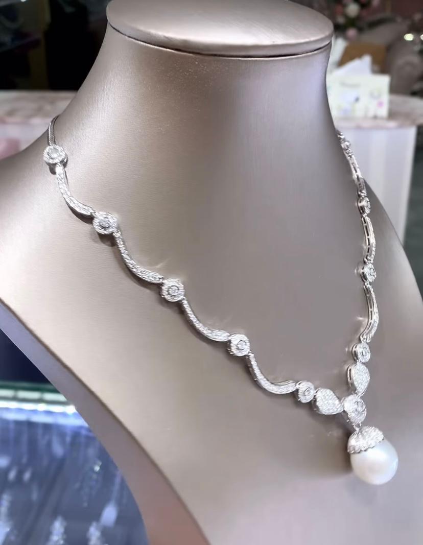 Collier en or 18 carats avec perles des mers du Sud certifiées GIT et diamants 4,14 carats en vente 1