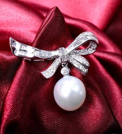 Designer Nikabell 18k Gold South Sea Pearl & Diamond Brooch, 1.30ct
