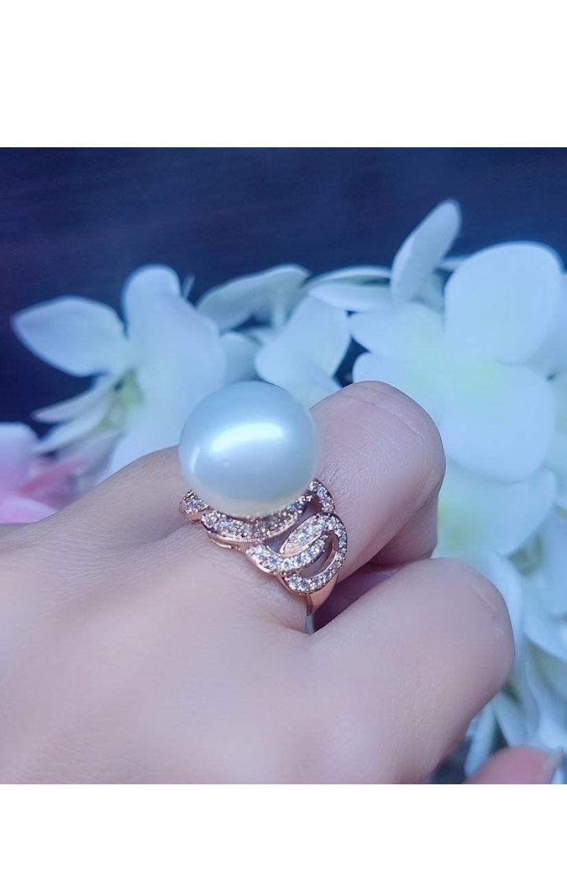 GIT Certified South Sea Pearl  Diamonds 18K Gold Cocktail Ring For Sale 4