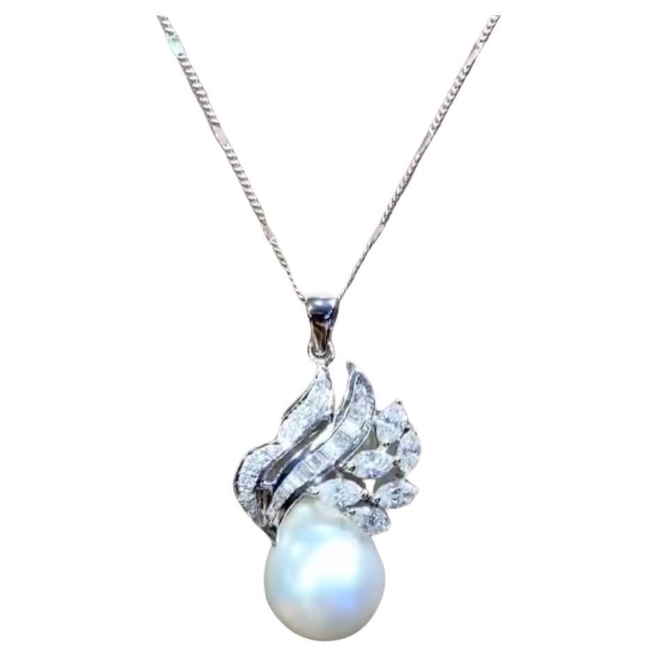 GIT Certified South Sea Pearl  Diamonds  18K Gold Pendant  For Sale