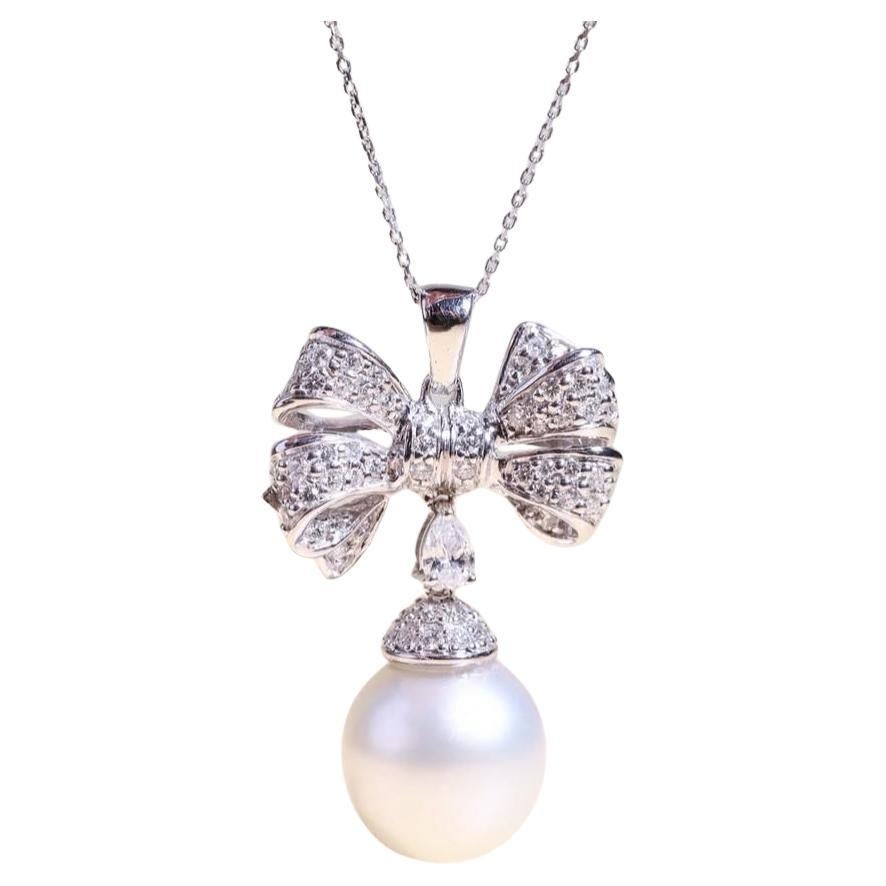 Pendentif en or 18 carats avec perles des mers du Sud certifiées GIT et diamants en vente