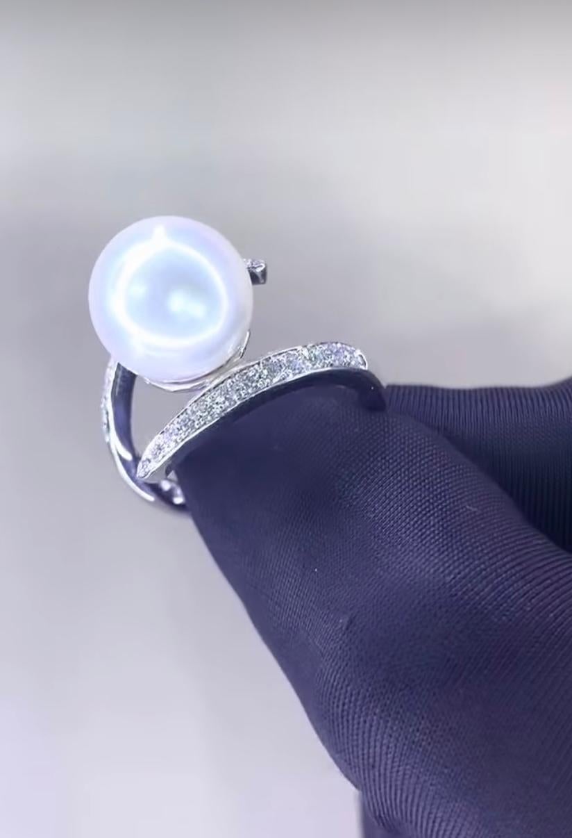 Taglio rotondo Anello con diamanti di perle dei mari del sud certificati GIT in oro 18 carati in vendita