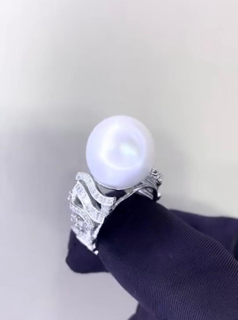 Taglio rotondo Anello con diamanti di perle dei mari del sud certificati GIT in oro 18 carati in vendita