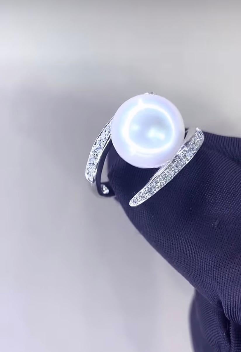 Donna Anello con diamanti di perle dei mari del sud certificati GIT in oro 18 carati in vendita
