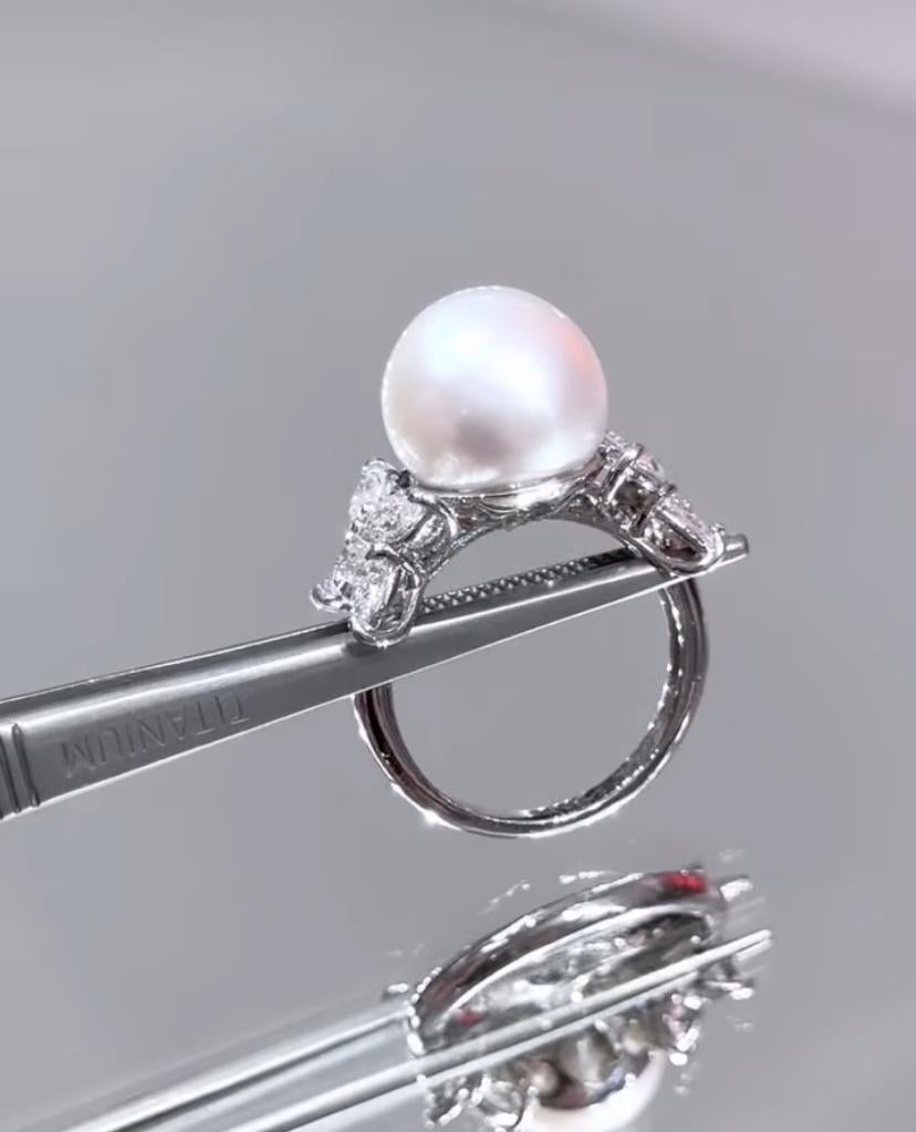 Women's GIT Certified South Sea Pearl Diamonds 18K Gold Ring For Sale