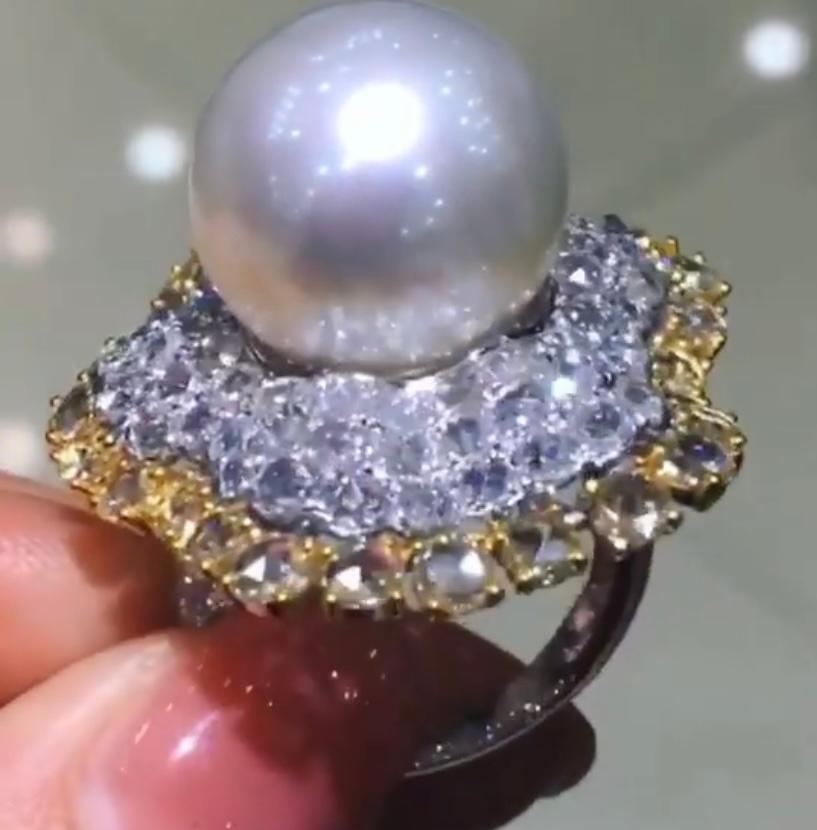 Anello con diamanti di perle dei mari del sud certificati GIT in oro 18 carati in vendita 1