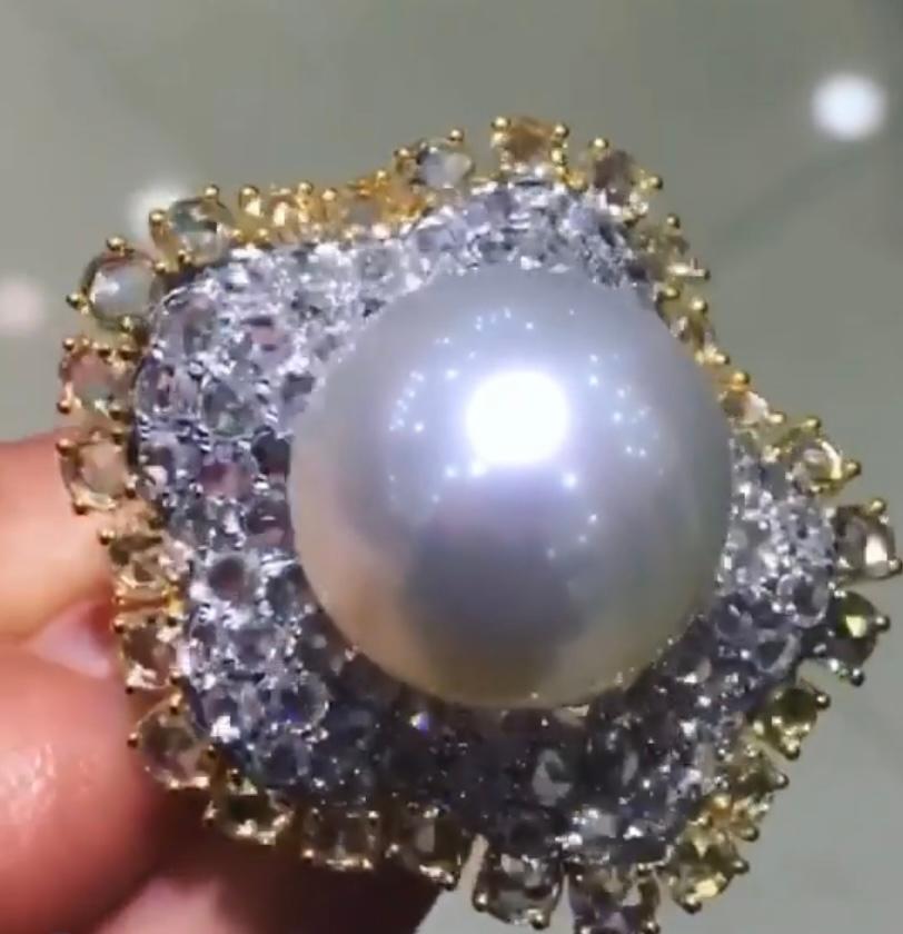 Anello con diamanti di perle dei mari del sud certificati GIT in oro 18 carati in vendita 2