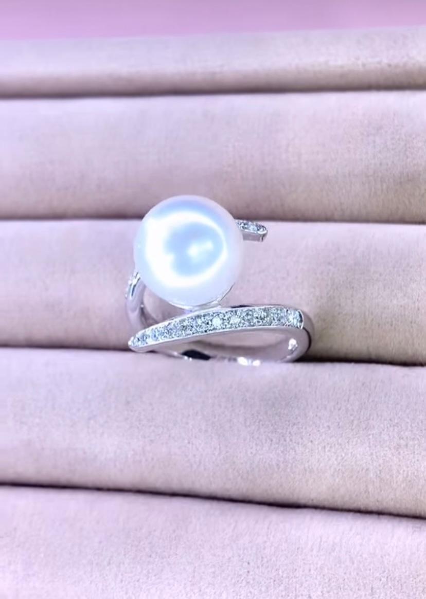 Anello con diamanti di perle dei mari del sud certificati GIT in oro 18 carati in vendita 3