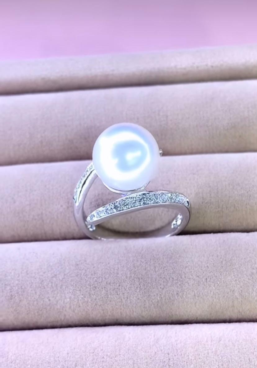 Anello con diamanti di perle dei mari del sud certificati GIT in oro 18 carati in vendita 4