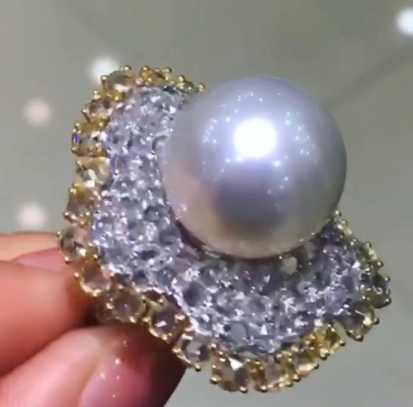 Anello con diamanti di perle dei mari del sud certificati GIT in oro 18 carati in vendita 4