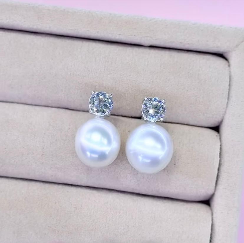 Round Cut GIT Certified South Sea Pearls 1.00 Carat Diamonds 18k Gold Earrings For Sale