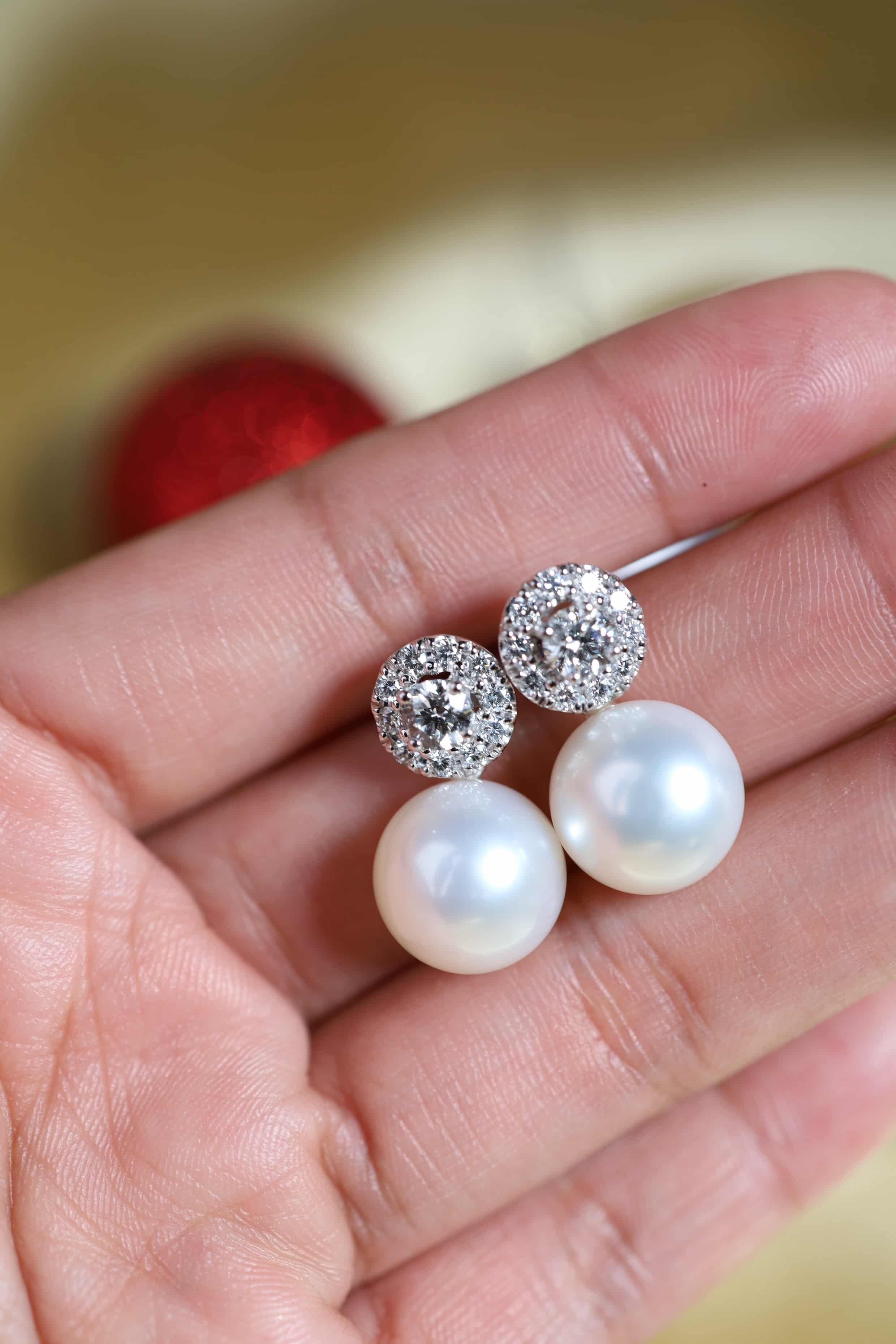 GIT Zertifizierte Südseeperlen 1,20 Karat Diamanten 18k Gold Ohrringe Damen im Angebot