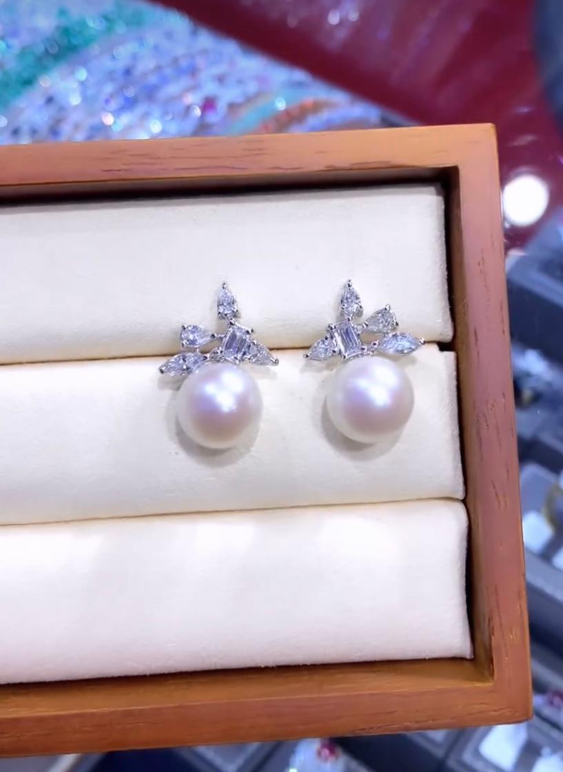 Taille mixte Perles des mers du Sud certifiées GIT  Boucles d'oreilles en or 18k avec 1,65 ct de diamants en vente