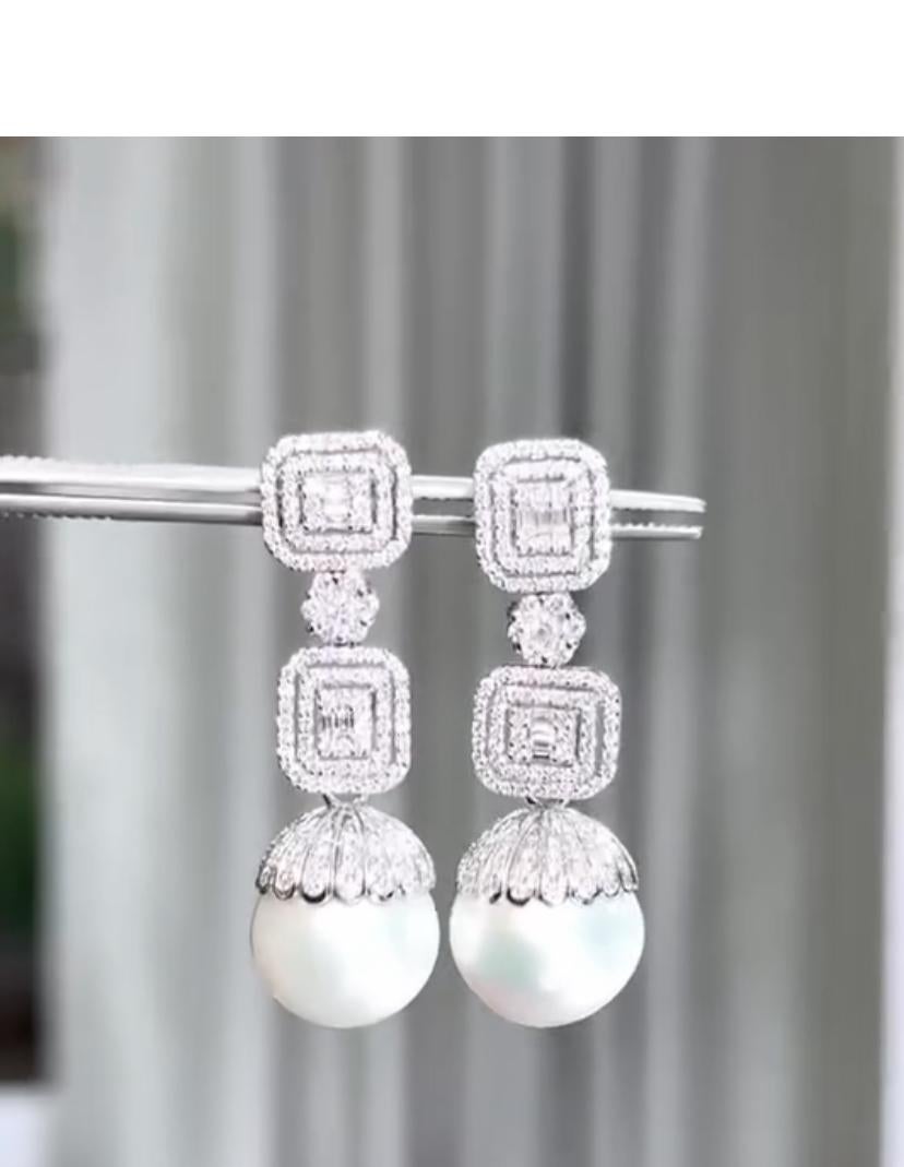 Boucles d'oreilles en or 18 carats GIT Certified South Sea Pearls 2.40 Ct Diamonds Pour femmes en vente