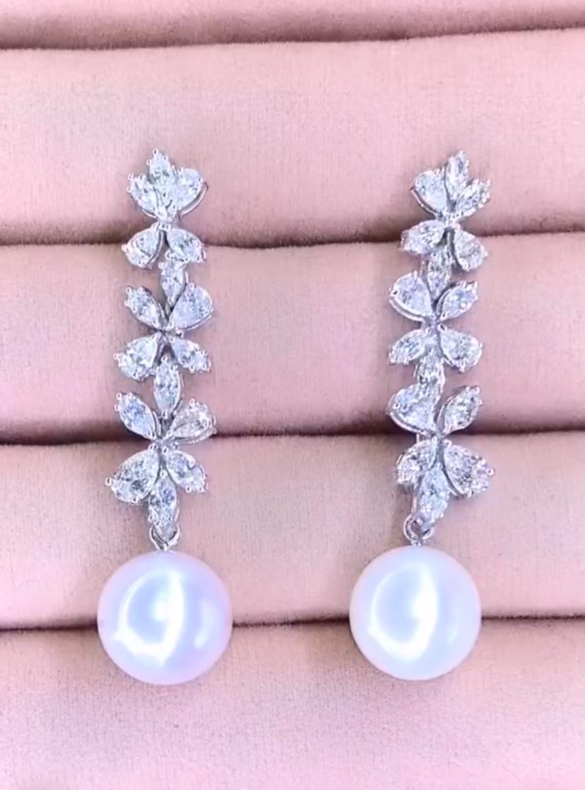 Round Cut GIT Certified South Sea Pearls 2.80 Ct Diamonds 18K Gold Earrings For Sale
