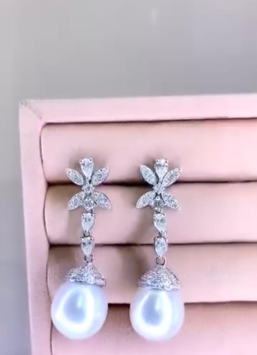 Round Cut GIT Certified South Sea Pearls 2.80 Ct Diamonds 18K Gold Earrings For Sale
