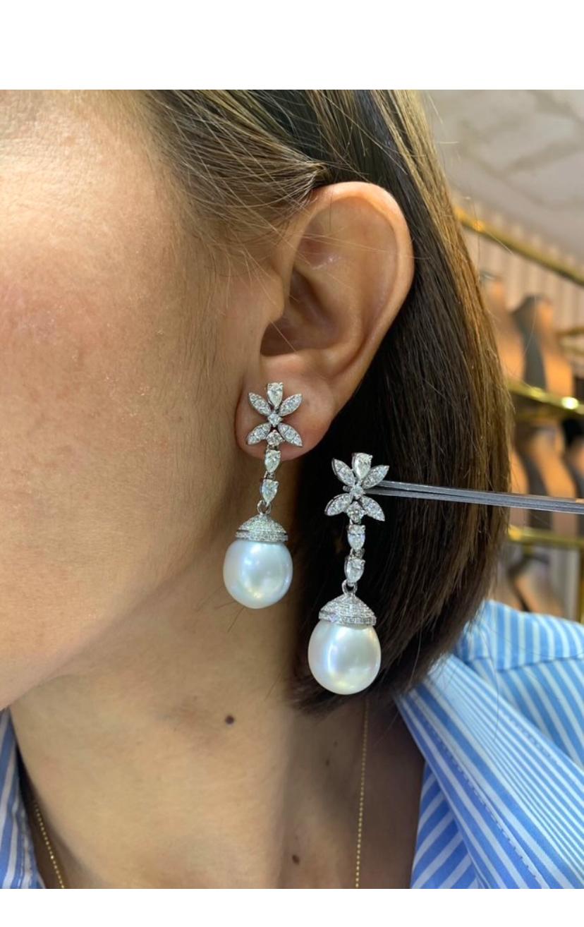 Women's GIT Certified South Sea Pearls 2.80 Ct Diamonds 18K Gold Earrings For Sale