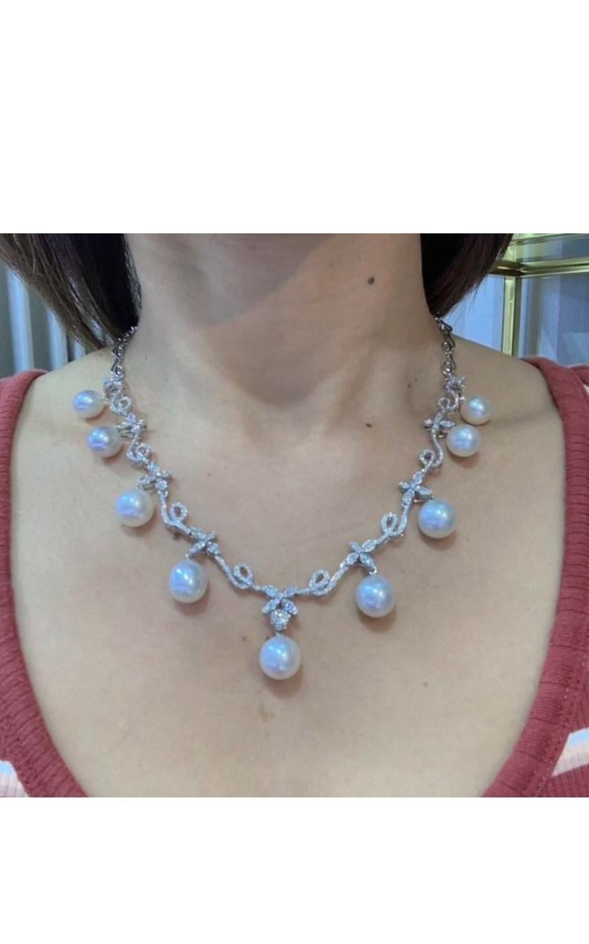 Collana in oro 18 carati con perle dei mari del sud certificate GIT e 3,20 carati di diamanti in vendita 1