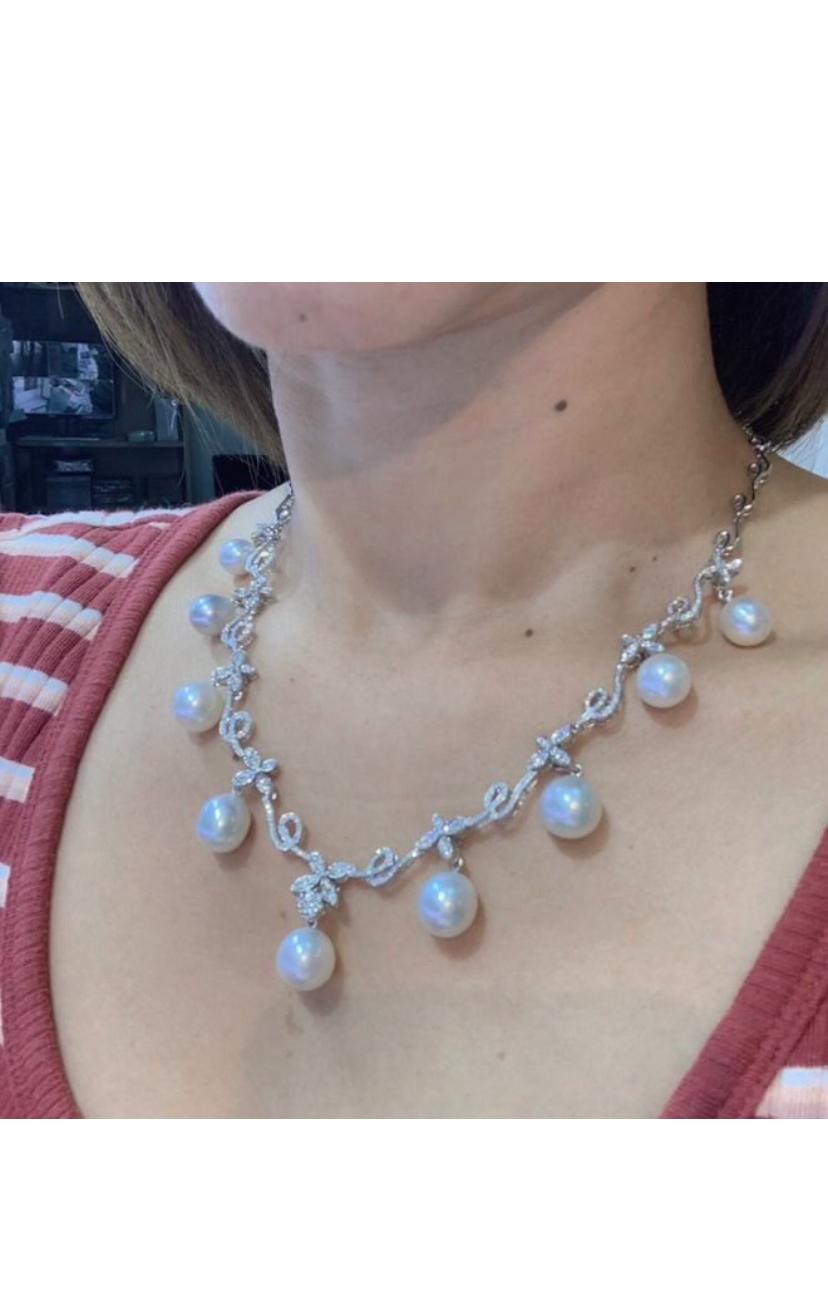 Collana in oro 18 carati con perle dei mari del sud certificate GIT e 3,20 carati di diamanti in vendita 2