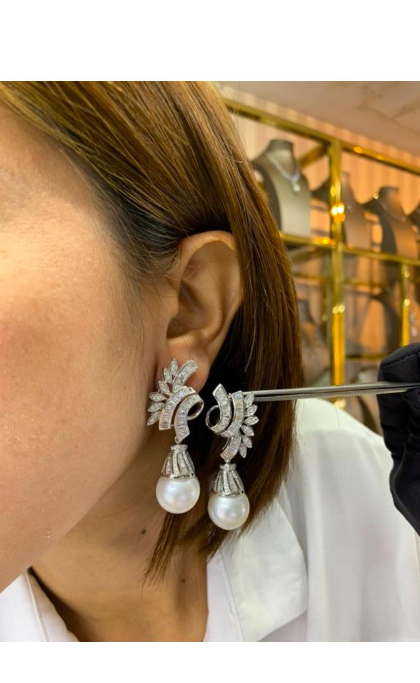 Orecchini in oro 18K con perle dei mari del sud certificate GIT e diamanti da 4,00 carati in vendita 2
