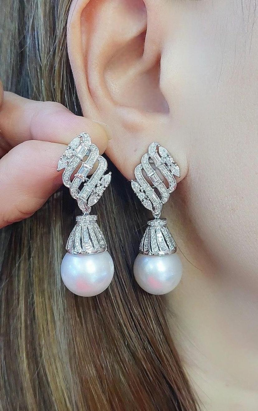 Women's GIT Certified South Sea Pearls  4.00 Ct Diamonds 18k Gold Earrings For Sale