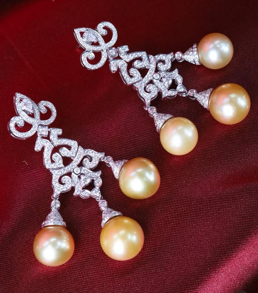 GIT zertifiziert Südseeperlen 4,40 Karat Diamanten 18k Gold Ohrringe im Angebot 3