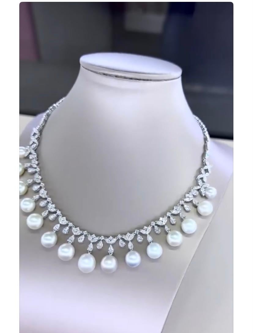 Collana in oro 18 carati con perle dei mari del sud certificate GIT e 6,50 carati di diamanti in vendita 2