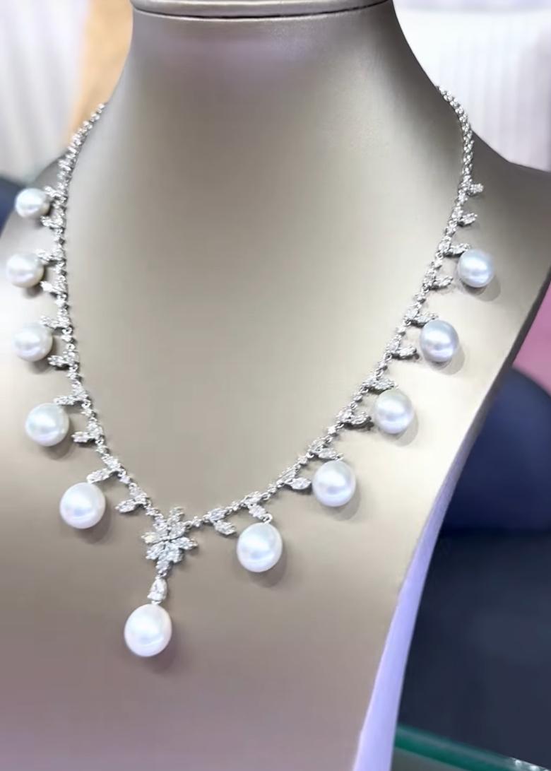 GIT Perles des mers du Sud certifiées 7.40 Ct Diamants Collier en or 18K Pour femmes en vente