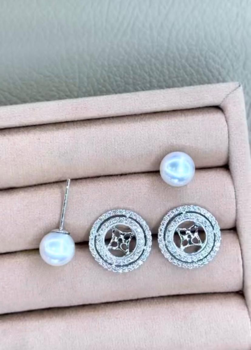 Taglio rotondo Orecchini in oro 18 carati con perle dei mari del sud certificate GIT e diamanti in vendita